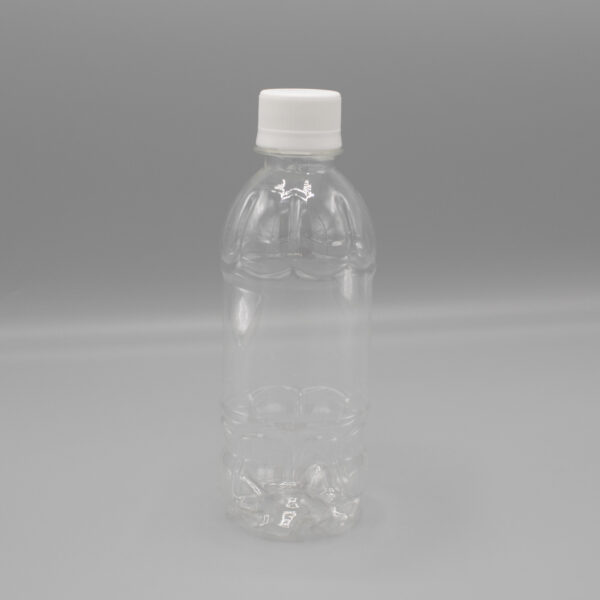 کارخانه جات نوشابه سازی و آب معدنی، لبنیاتی ها، از جمله مصرف کننده های اصلی این  بطری های پلاستیکی هستند.